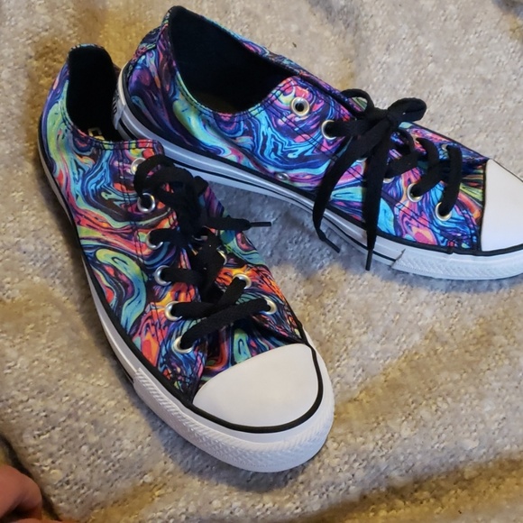 Converse Shoes - Converse low tops
